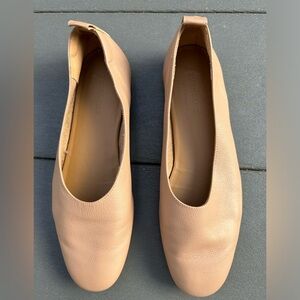 Everlane, size 8, tan ballet flats